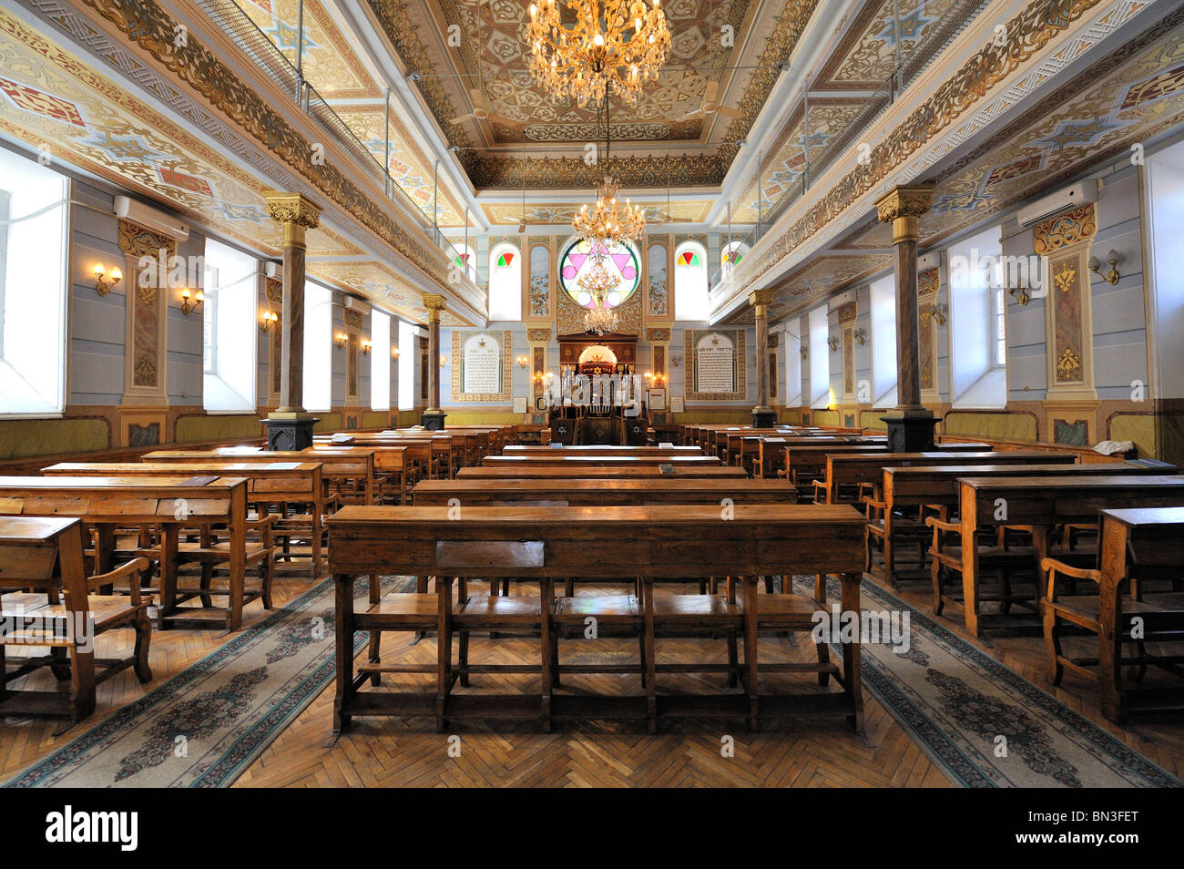 Innenaufnahme einer leeren Synagoge, Tiflis, Georgien Stockfoto