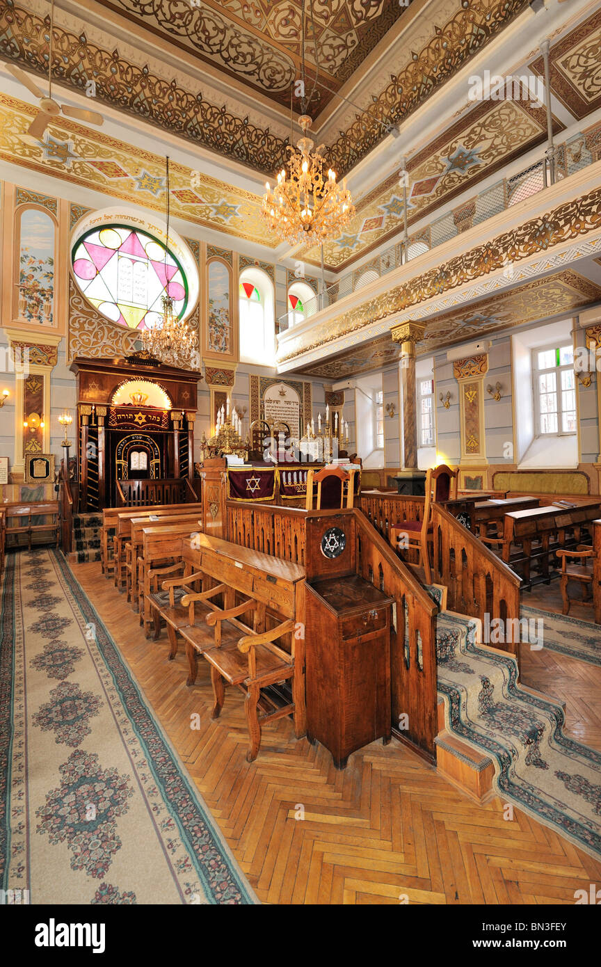 Innenaufnahme einer leeren Synagoge, Tiflis, Georgien Stockfoto