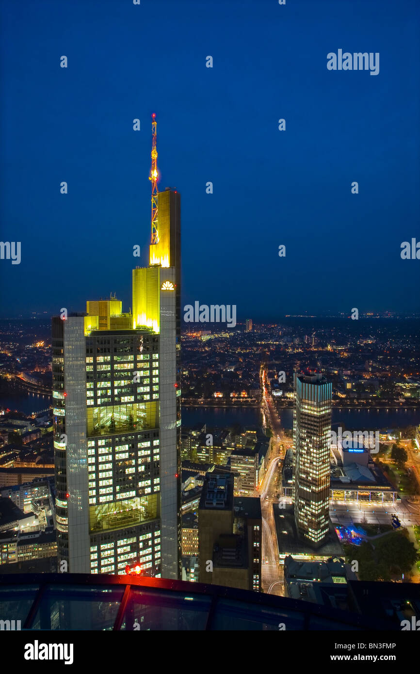 Main Tower und Commerzbank-Tower in Frankfurt Am Main, Hessen, Deutschland Stockfoto