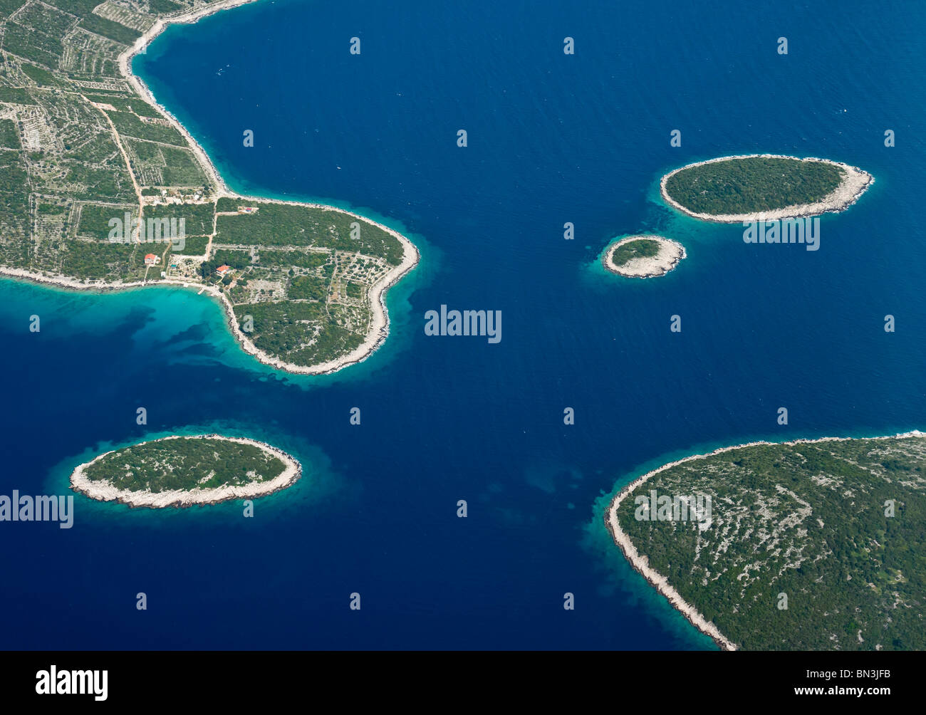 Kroatien - Inseln vor der Küste in der Nähe von Split - Festland von