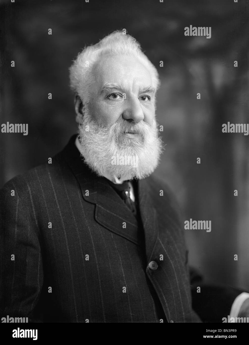 Undatiertes Foto der Schottisch-getragener Erfinder Alexander Graham Bell (1847 – 1922) - Schöpfer der weltweit erste praktische Telefon. Stockfoto