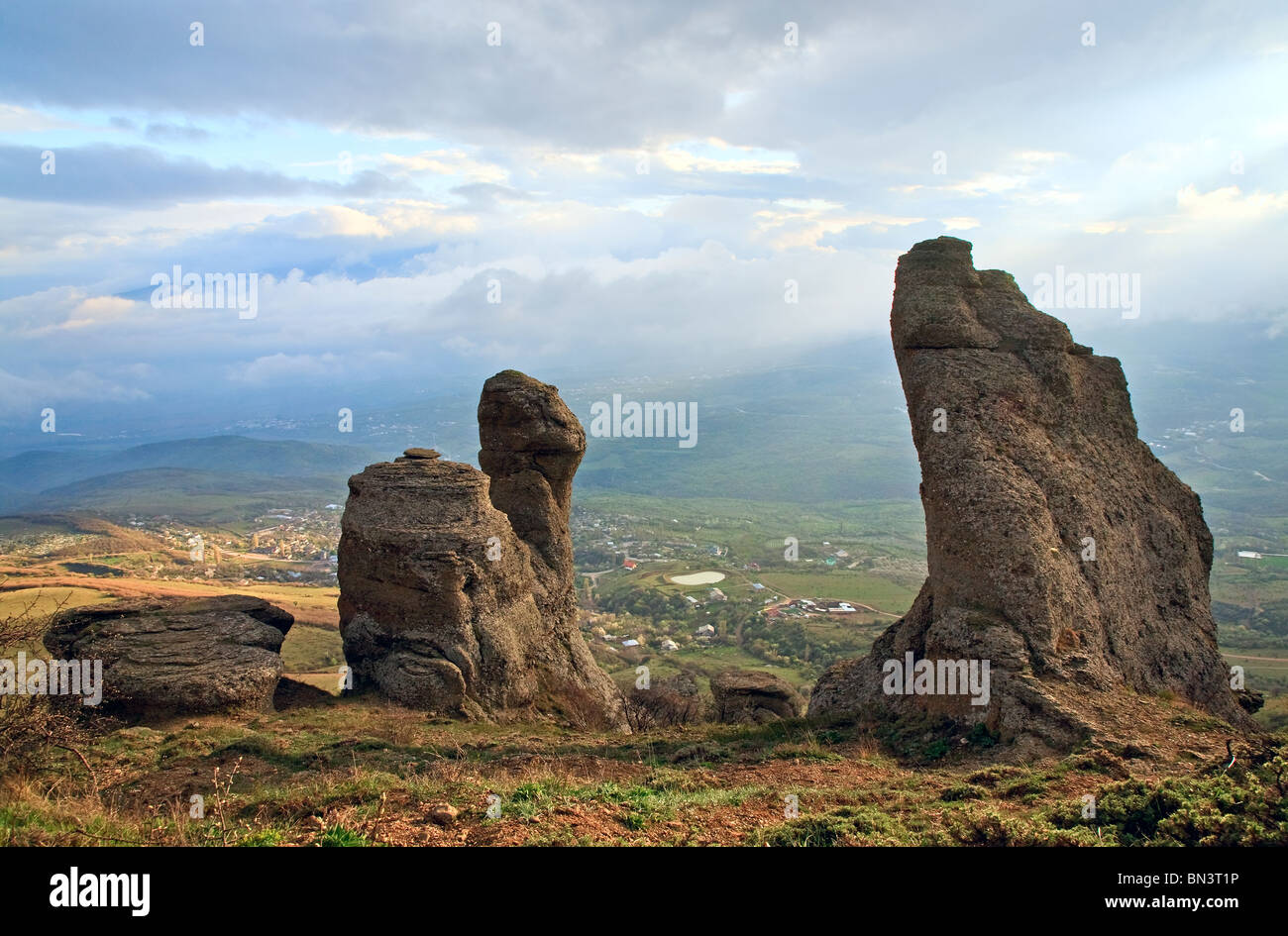 Rocky Mountain View (Geister-Tal in der Nähe von Demerdzhi Mount, Krim, Ukraine) Stockfoto