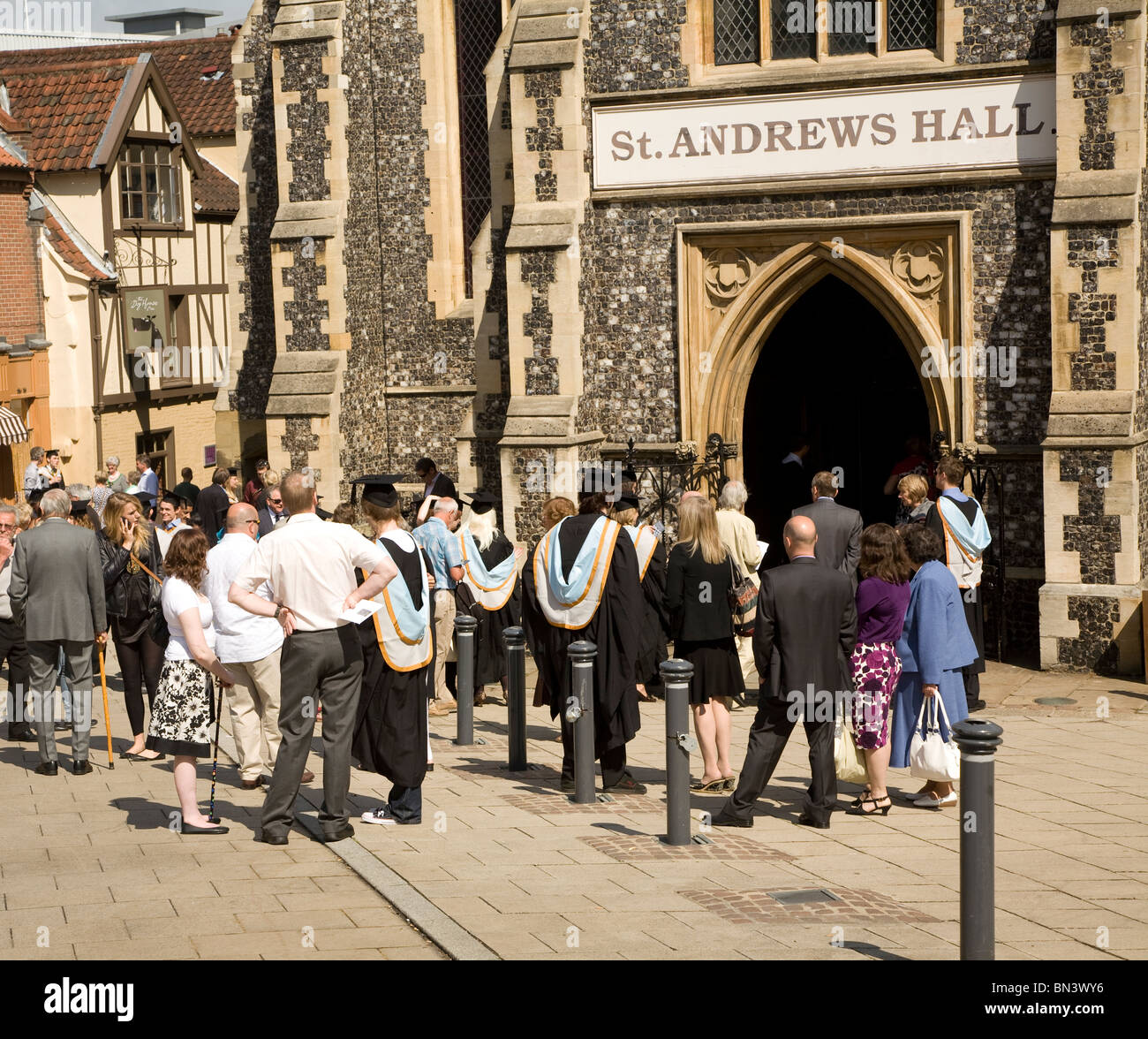 Tag der Promotion Universität Hochschule der Künste Norwich England Stockfoto