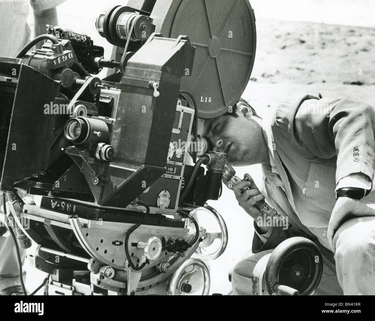 STANLEY KUBRICK (1928-1999) US Filmregisseur in Spanien während der Dreharbeiten von Spartacus 1960 Stockfoto