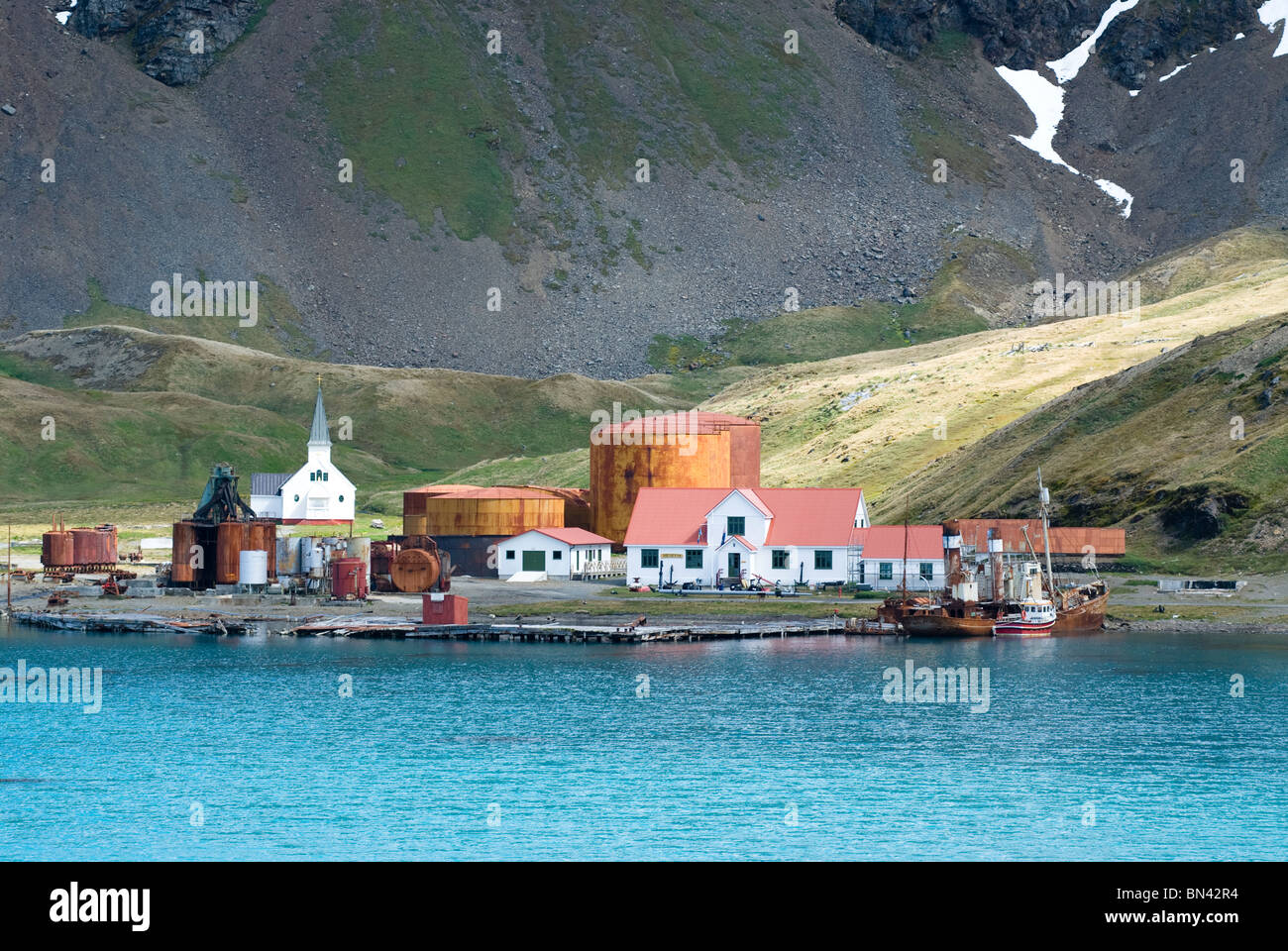 Grytviken, eine ehemalige Walfangstation, Blick vom Boot, Süd-Georgien Stockfoto