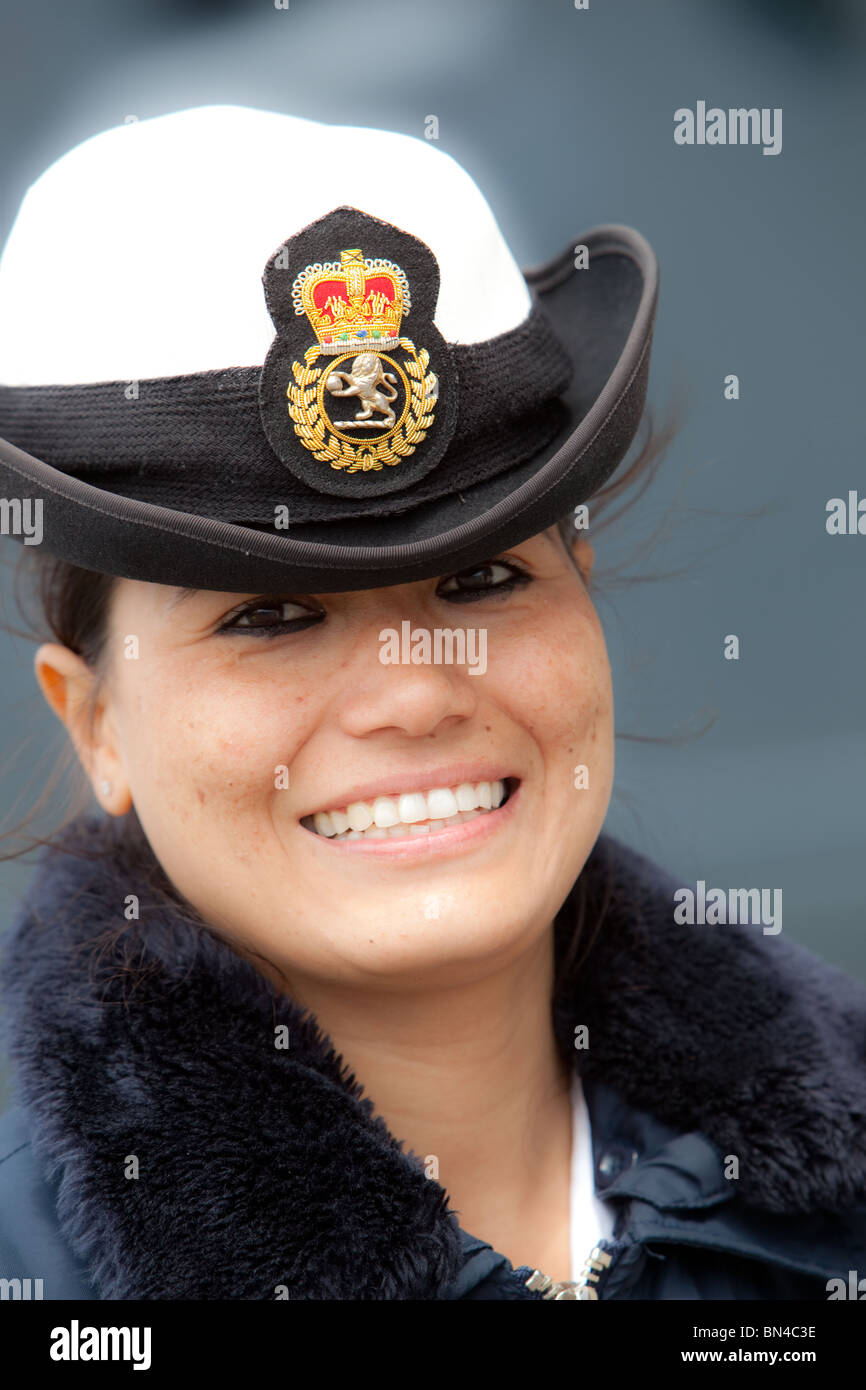 Cunard Queen Victoria lächelnd Sicherheitspersonal. Stockfoto