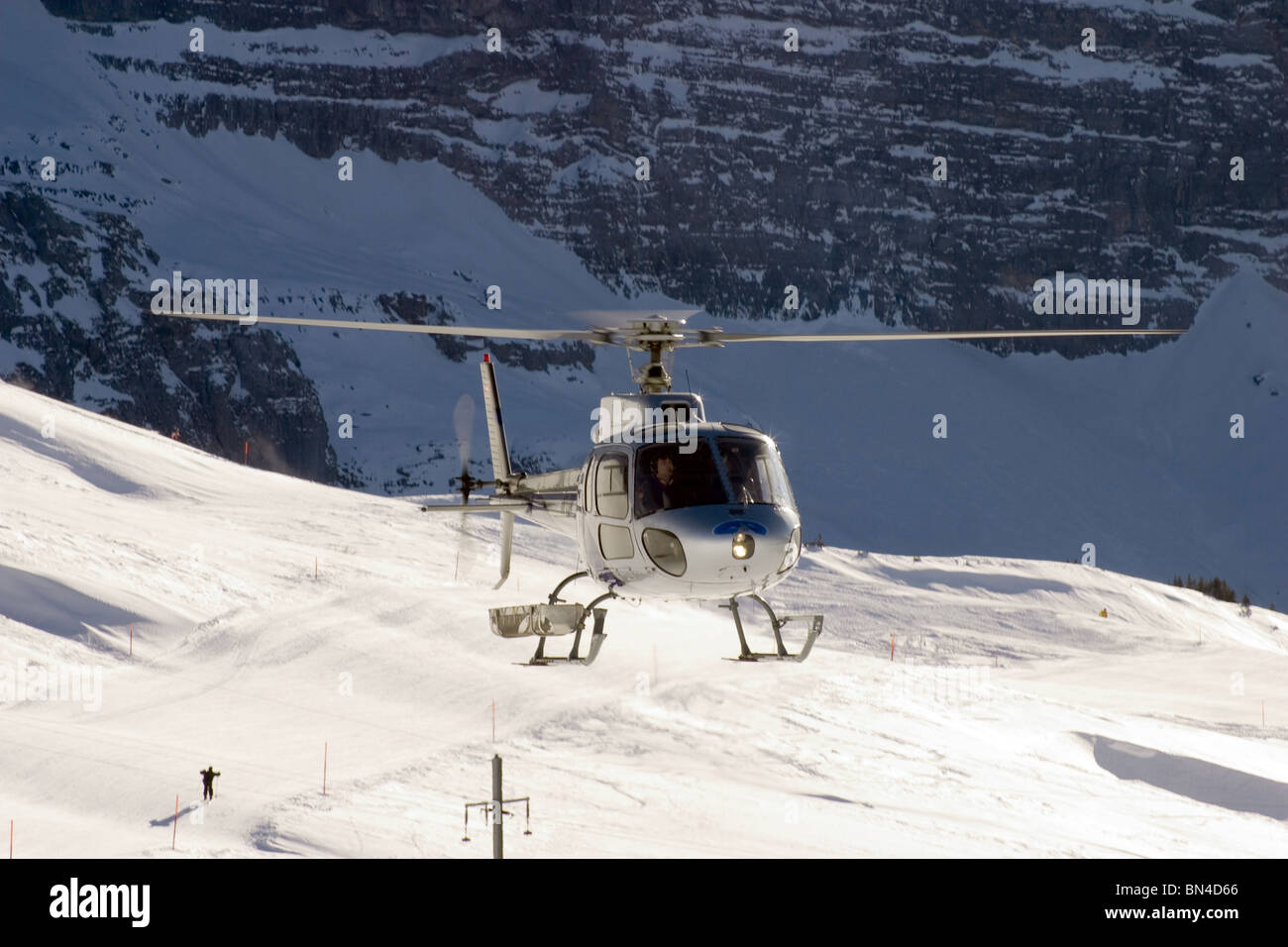 Schweizer Alpen Ski Resort Jungfrauregion: Chopper in Schweizer Bergen Stockfoto