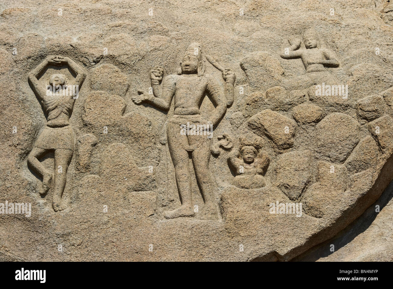 Indien-Tamil Nadu Mamallapuram ein Detail ein Basrelief in der Nähe der Mahishasuramardini-Höhle-Tempel Stockfoto Indien-Tamil Nadu Mamallapuram ein Detail ein Basrelief in der Nähe der Mahishasuramardini-Höhle-Tempel Stockfoto