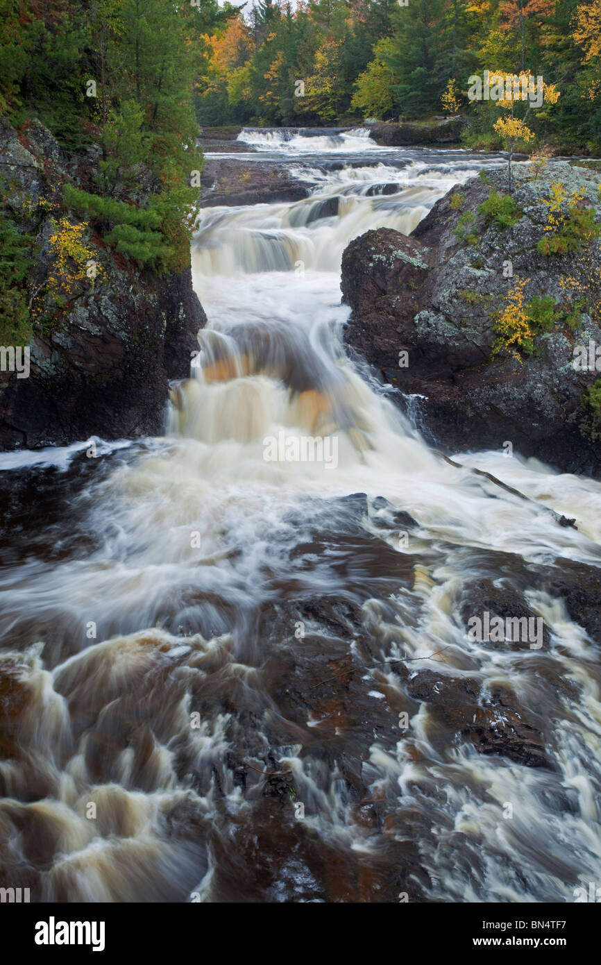 Iron County, W: Ich Potato River Falls (obere fällt) Kartoffel River Falls County Park, in der Nähe von Gurney Stockfoto