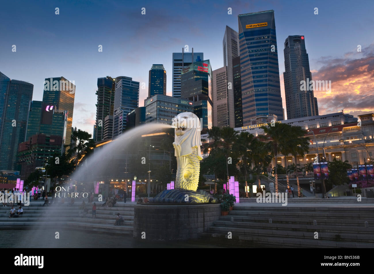 Merlion und Central Business District-Singapur Stockfoto