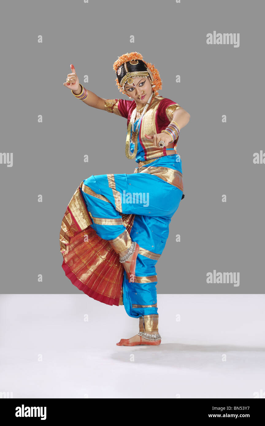 Eine Pose des Lords Shiva eine Haltung in Bharat natyam Stockfoto