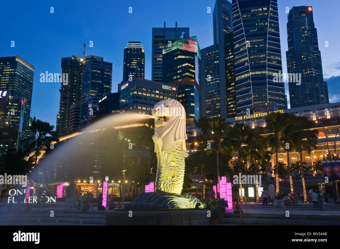 Merlion und Central Business District-Singapur Stockfoto