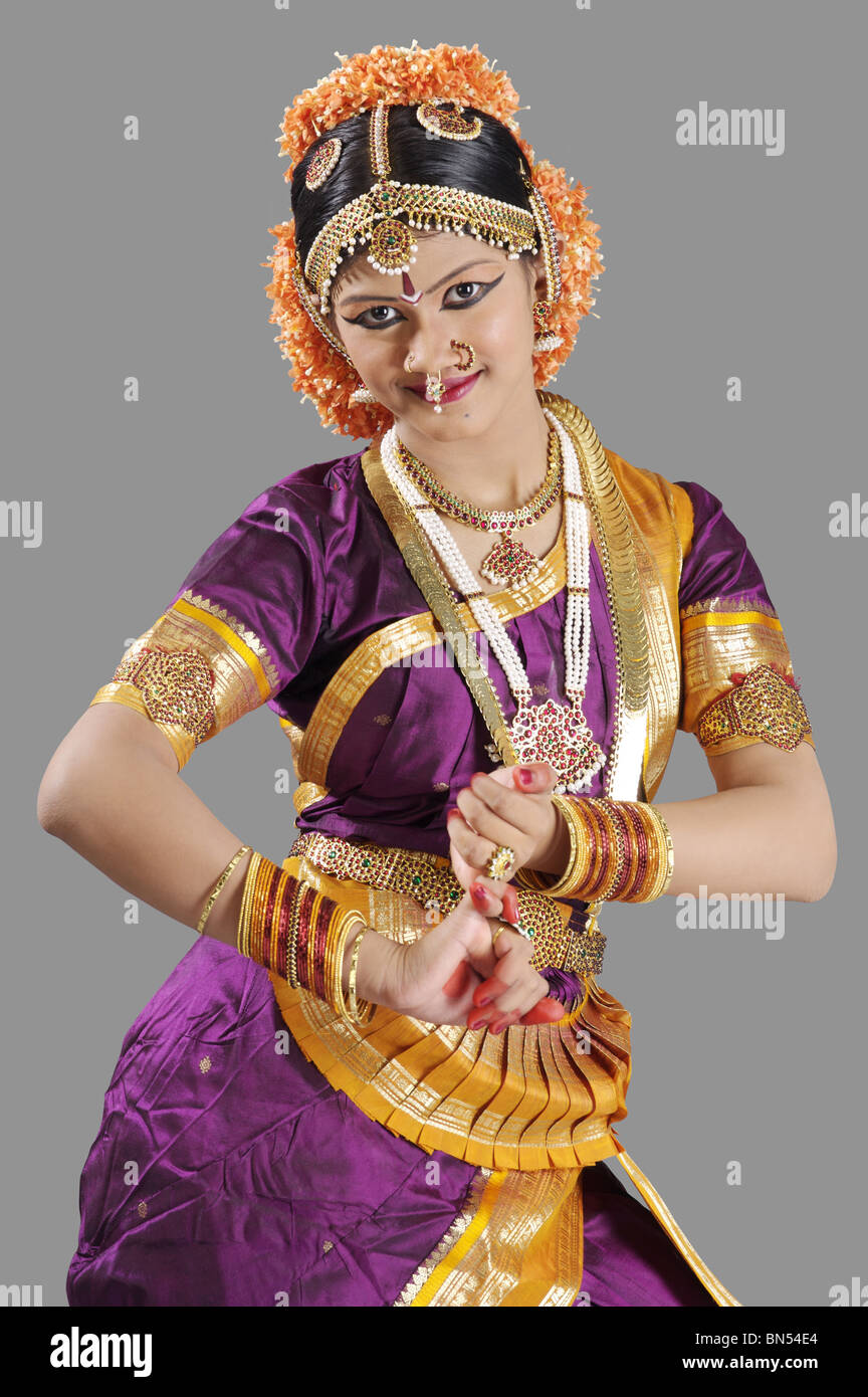 Kilaku eine Haltung in Bharat natyam Stockfoto