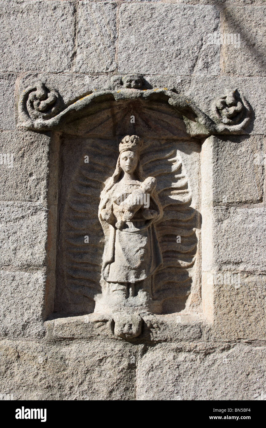 Schnitzerei Details zur Außenseite des Santa Maria la Major Basillica, Pontevedra, Rias Bajas, Galicien, Spanien Stockfoto