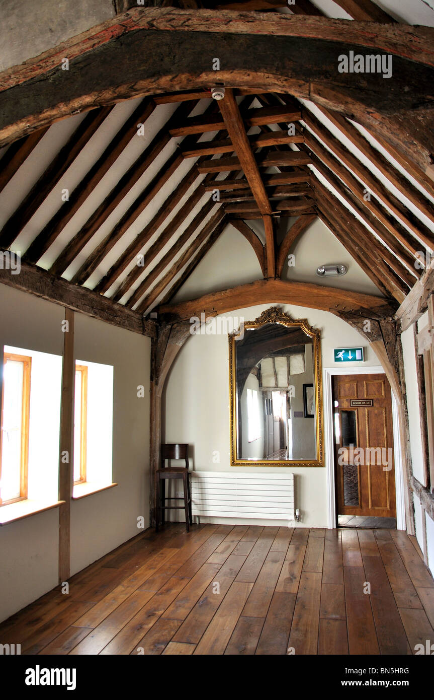 Alte Halle Interieur, The Royal Hop Pole Inn, Church Street, Tewkesbury, Gloucestershire, England, Vereinigtes Königreich Stockfoto
