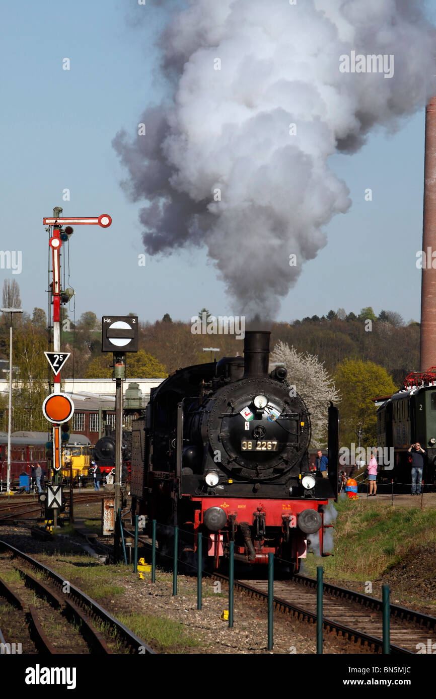 Historischen Dampfzug Depot Museum, mit vielen alten Dampflokomotiven. In Bochum, Deutschland. Stockfoto