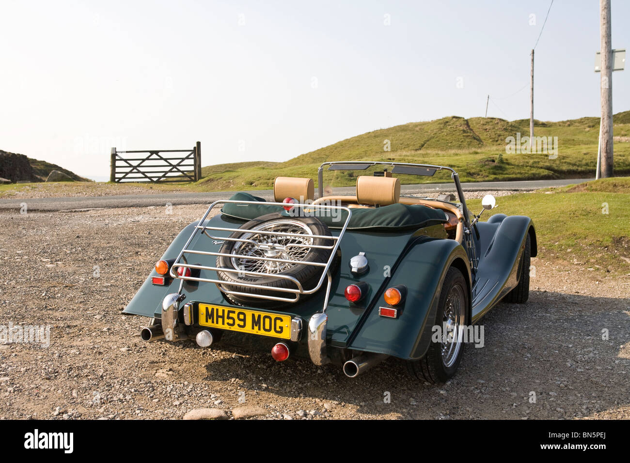 Morgan Roadster R 100 Sportwagen 2009 in Amazon Grün in den Yorkshire Dales, Großbritannien Stockfoto