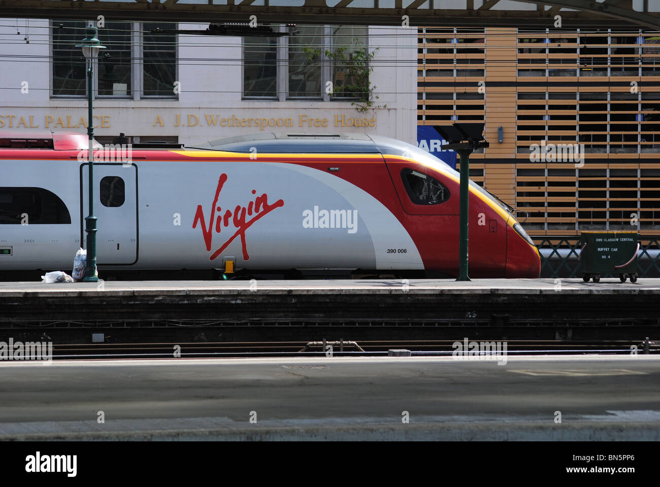 Jungfrau bei Glasgow Central Railway Station. Stockfoto