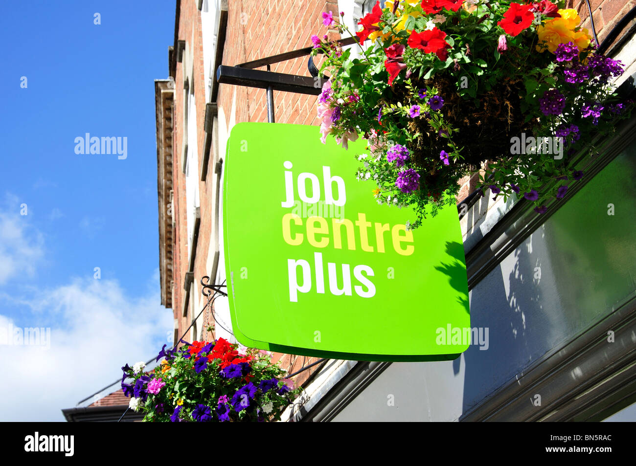 Job Centre Plus Büro Zeichen, Church Street, The Cross, Tewkesbury, Gloucestershire, England, Vereinigtes Königreich Stockfoto