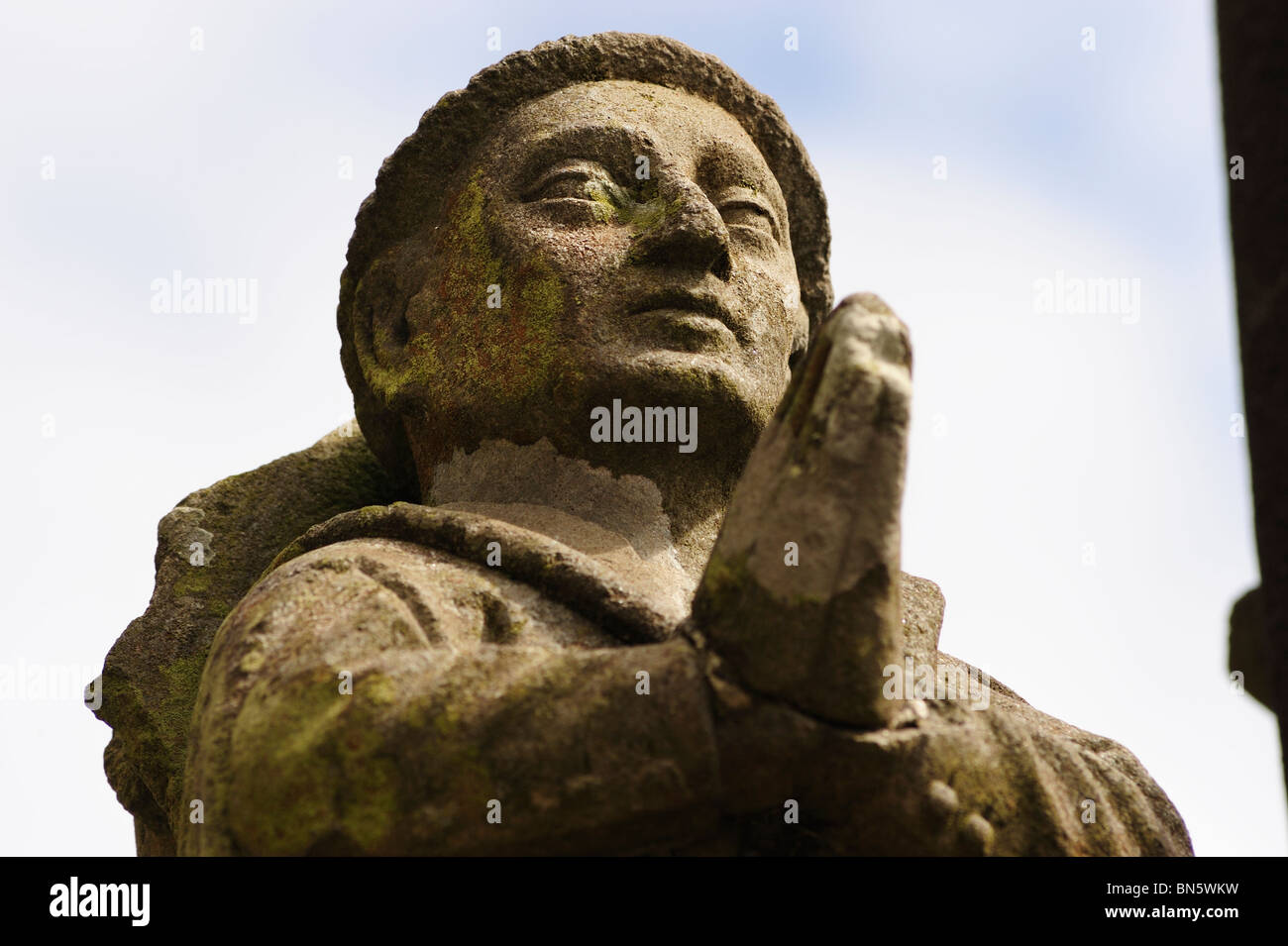 Bestandteil der Kalvarienberg Kreuz Kirche Notre-Dame, Le Folgoet, Bretagne, Frankreich Stockfoto