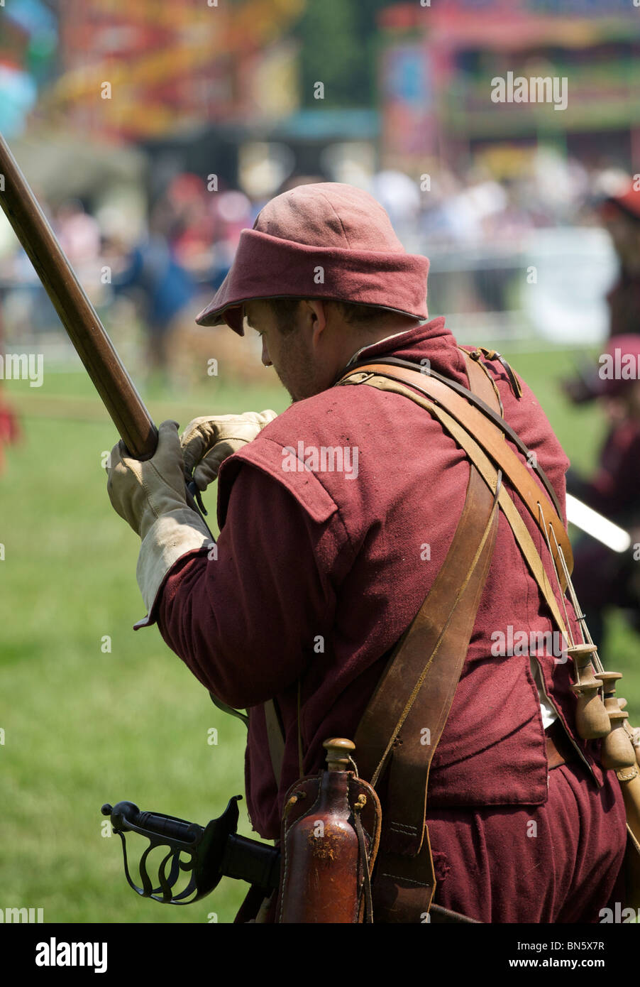 Ein Musketier des Vereins English Civil War Reenactment - The Sealed Knot Stockfoto