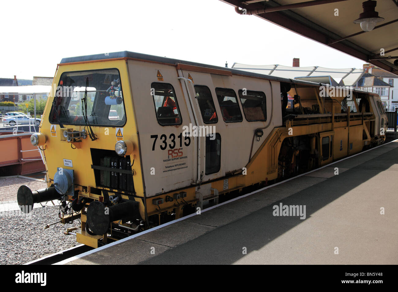 Nahaufnahme der Support Services Stampfer 73315, Bahnhof in Minehead, Somerset, England Stockfoto