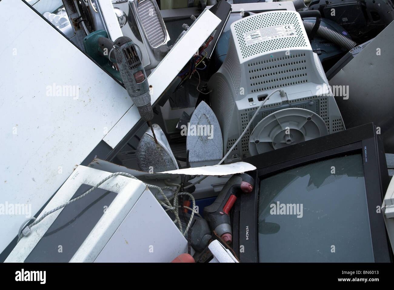 Electical waren in Haufen Schrott. Stockfoto
