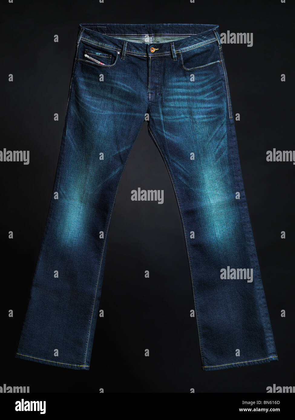 Diesel Jeans Zathan. Männer Bootcut gewaschene Jeans auf schwarzem  Hintergrund isoliert Stockfotografie - Alamy