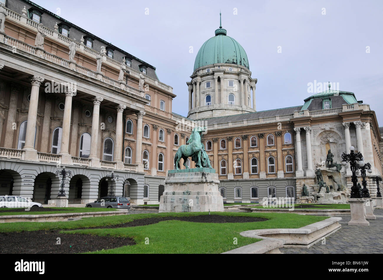 Budaer Königspalast, Ansicht von der linken Seite, Budapest, die Hauptstadt von Ungarn, Osteuropa Stockfoto