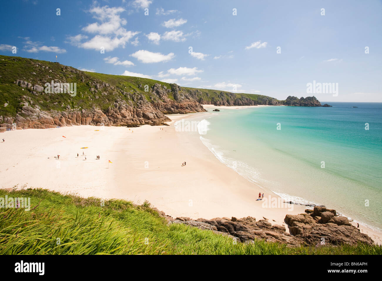 Porthcurno Strand in Cornwall, Großbritannien. Stockfoto