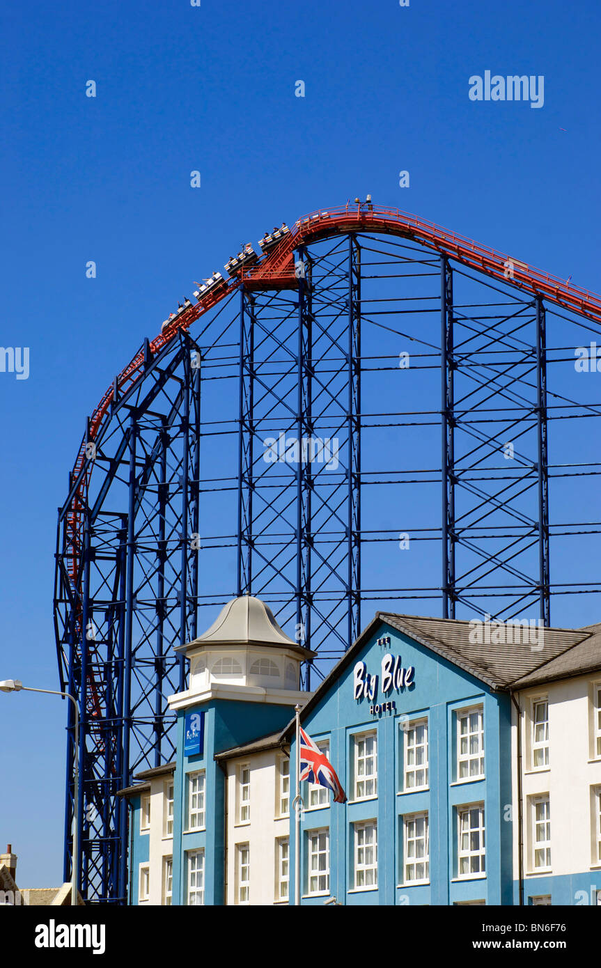 Die Big One Achterbahn und Big Blue Hotel Blackpool Pleasure Beach Stockfoto