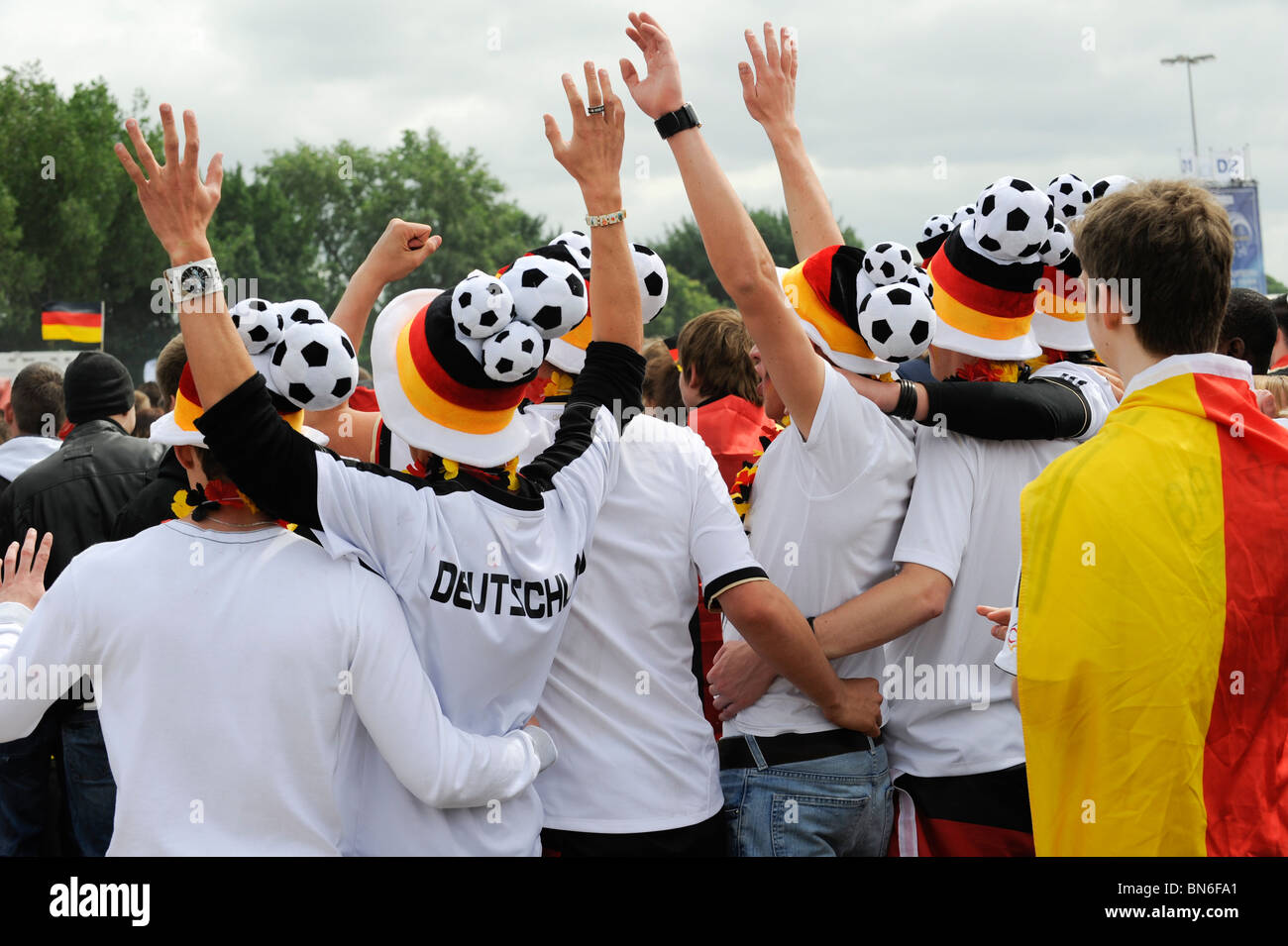 Deutschland Hamburg St. Pauli, deutsche Fans beim public Viewing der WM 2010 in Südafrika, Spiel Deutschland - Serbien Stockfoto