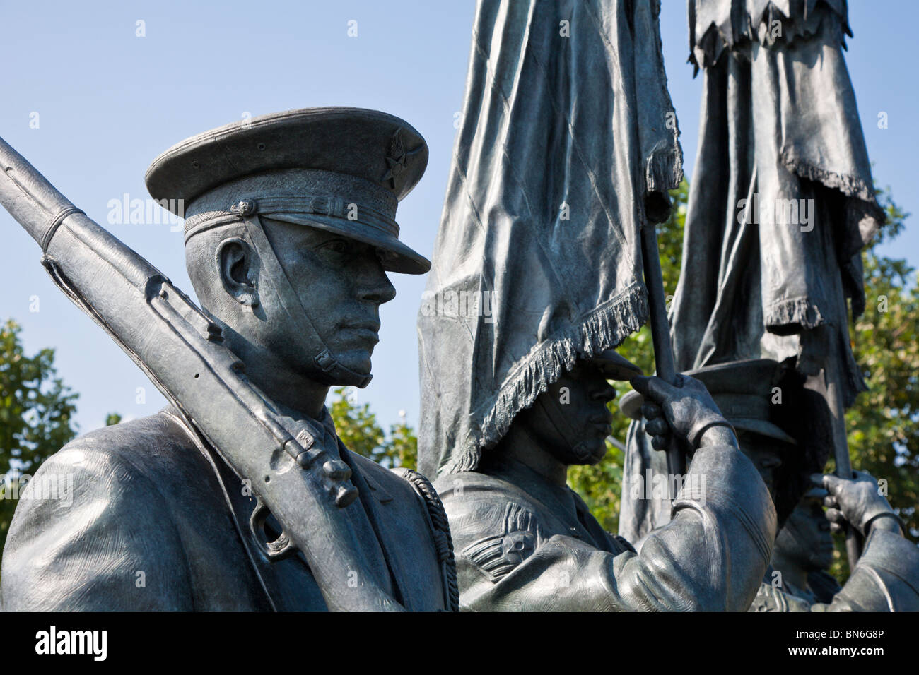 Bronzestatuen von der Ehrengarde Memorial an der United States Air Force Memorial in Arlington, Virginia Stockfoto