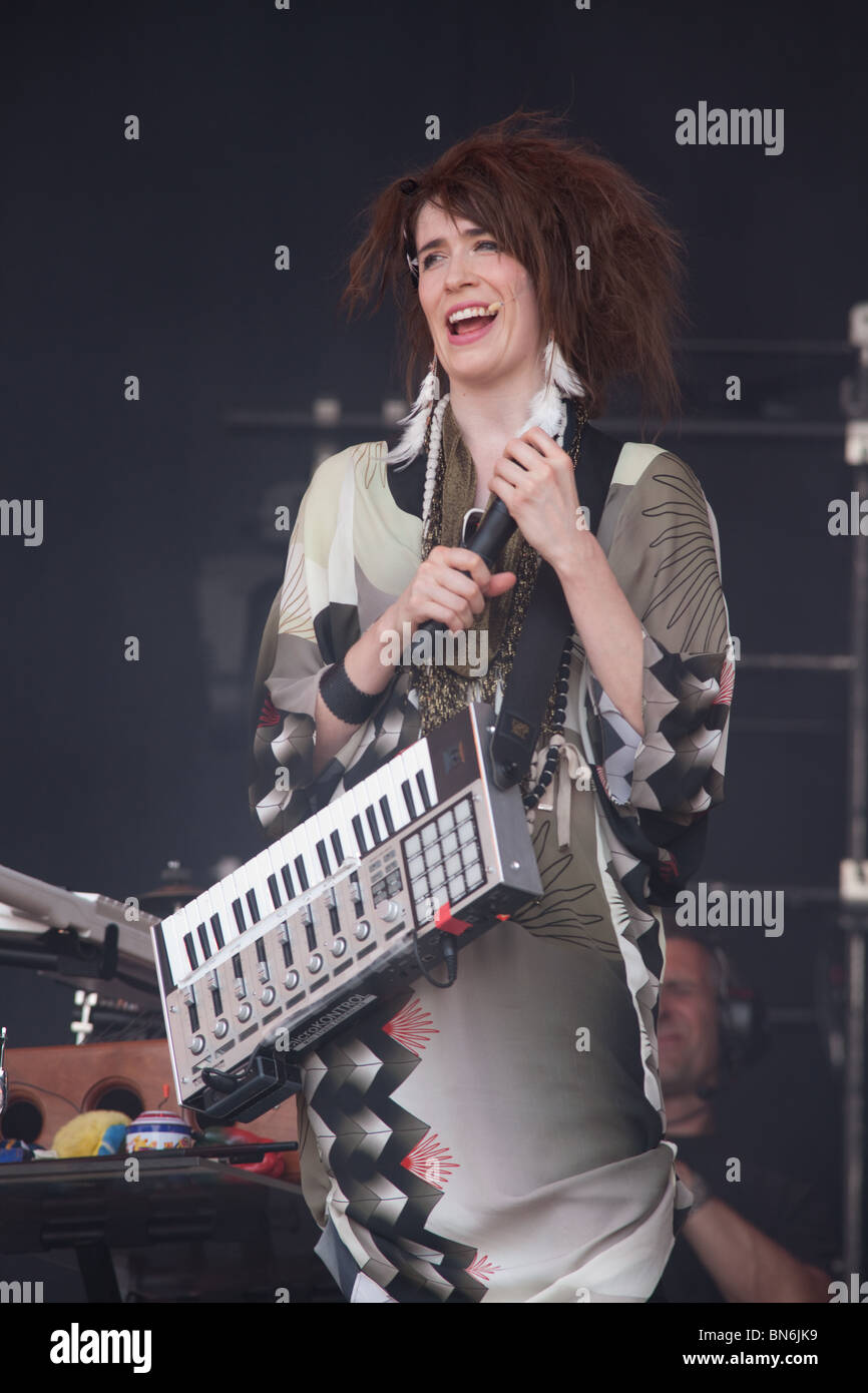 Imogen Heap spielen der anderen Bühne auf dem Glastonbury Festival 2010 Stockfoto