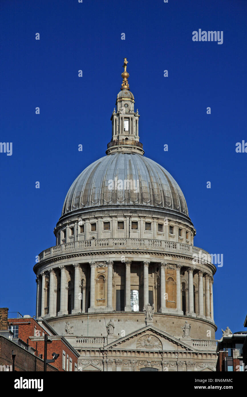 Kuppel der St. Pauls Cathedral, London, England - Sitz des Bischof von London, von Christopher Wren entworfen. 17. Jahrhundert. Stockfoto