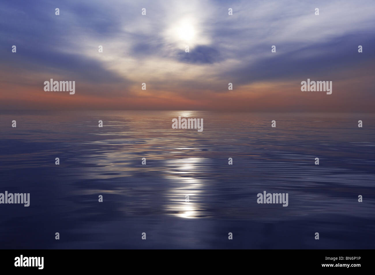 Sonnenaufgang Sonnenuntergang Seelandschaft bewölkt Reflexion im Mittelmeer Stockfoto