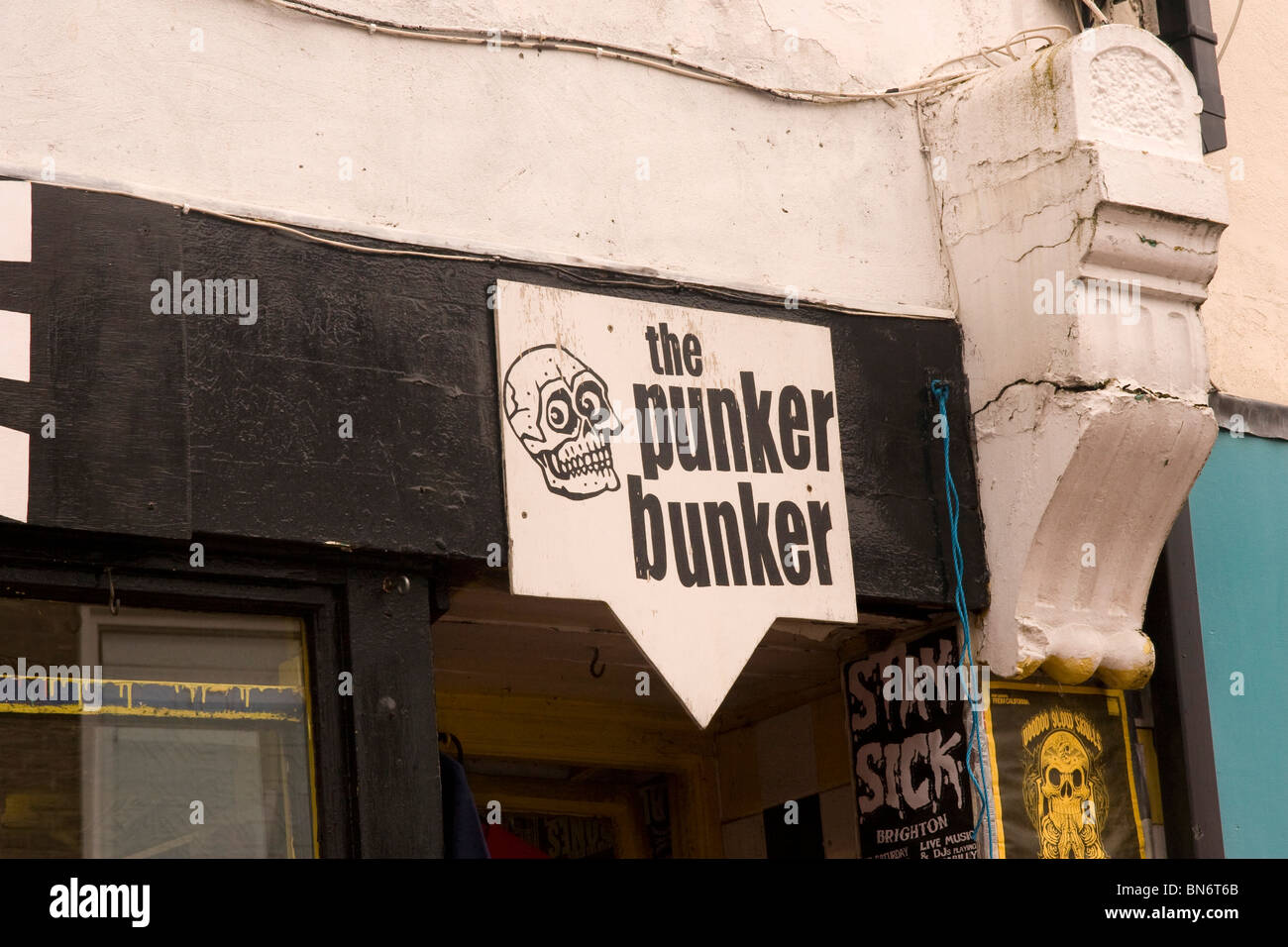 Die Punker Bunker Musik und Kleidung einkaufen Sydney Street North Laine Brighton Sussex Großbritannien Stockfoto