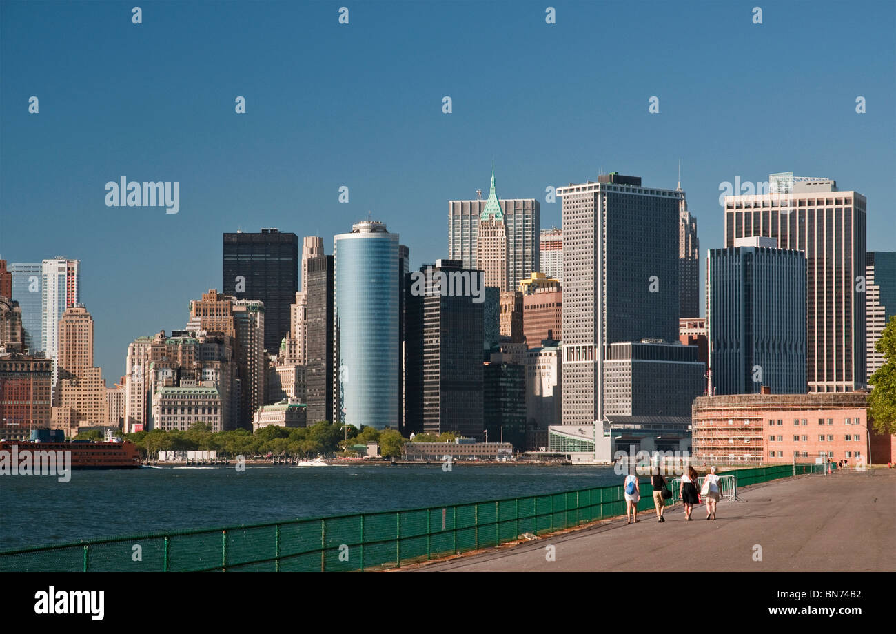 Downtown Manhattan wie gesehen von Governors Island Stockfoto