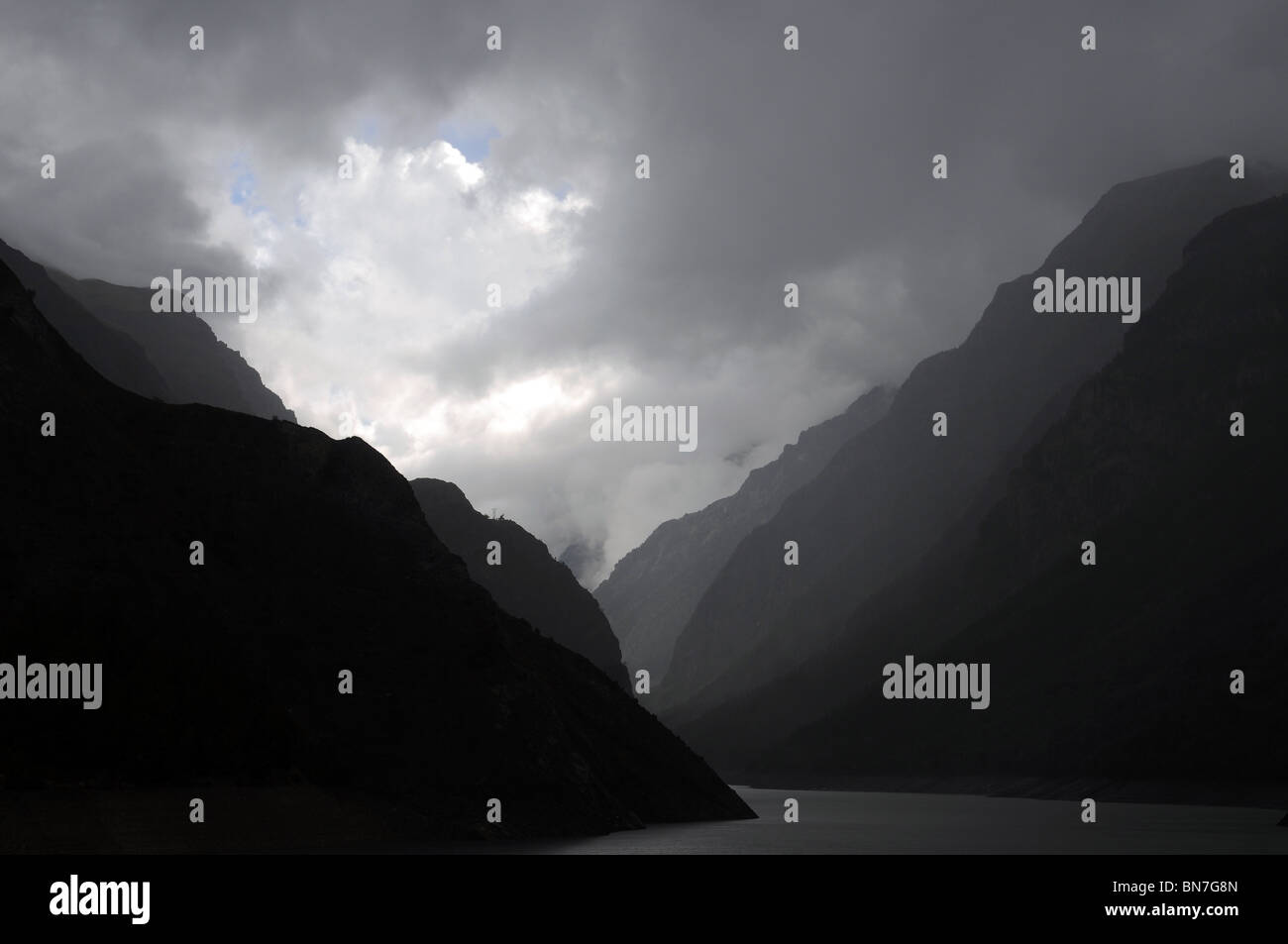 Lac du Chambon, einem See in Isère, Rhône-Alpes, Frankreich Stockfoto