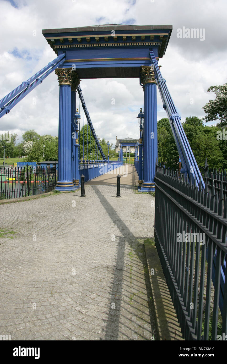 Stadt in Glasgow, Schottland. Die Mitte des 19. Jahrhunderts St Andrews Hängebrücke über den Fluss Clyde. Stockfoto