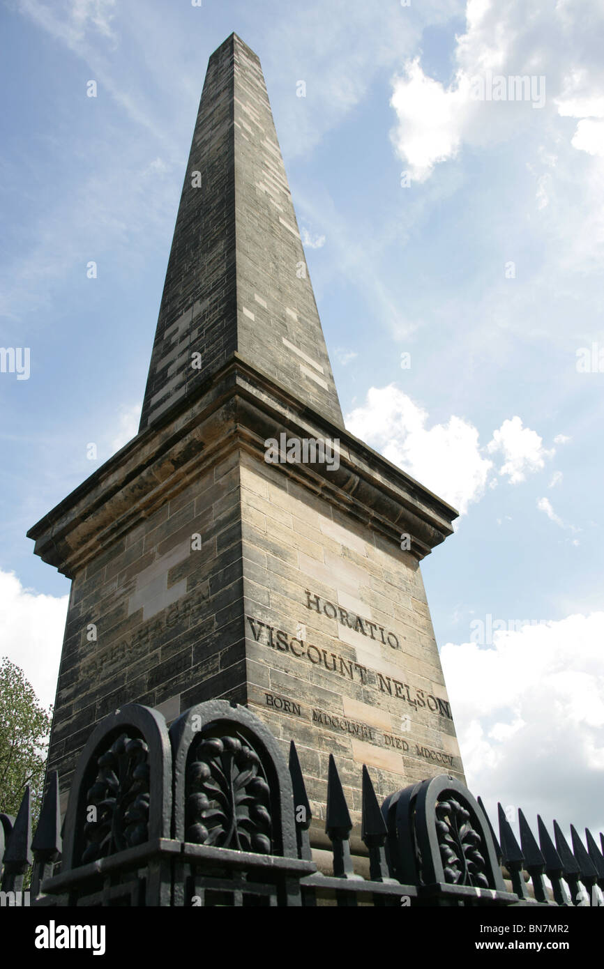 Stadt in Glasgow, Schottland. Der Lord Horatio Nelson Obelisk Denkmal in Glasgow Green öffentlichen Park. Stockfoto