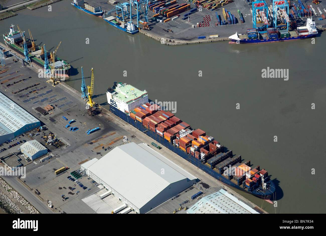 Liverpool Docks und den Fluss Mersey aus der Luft, North West England Stockfoto