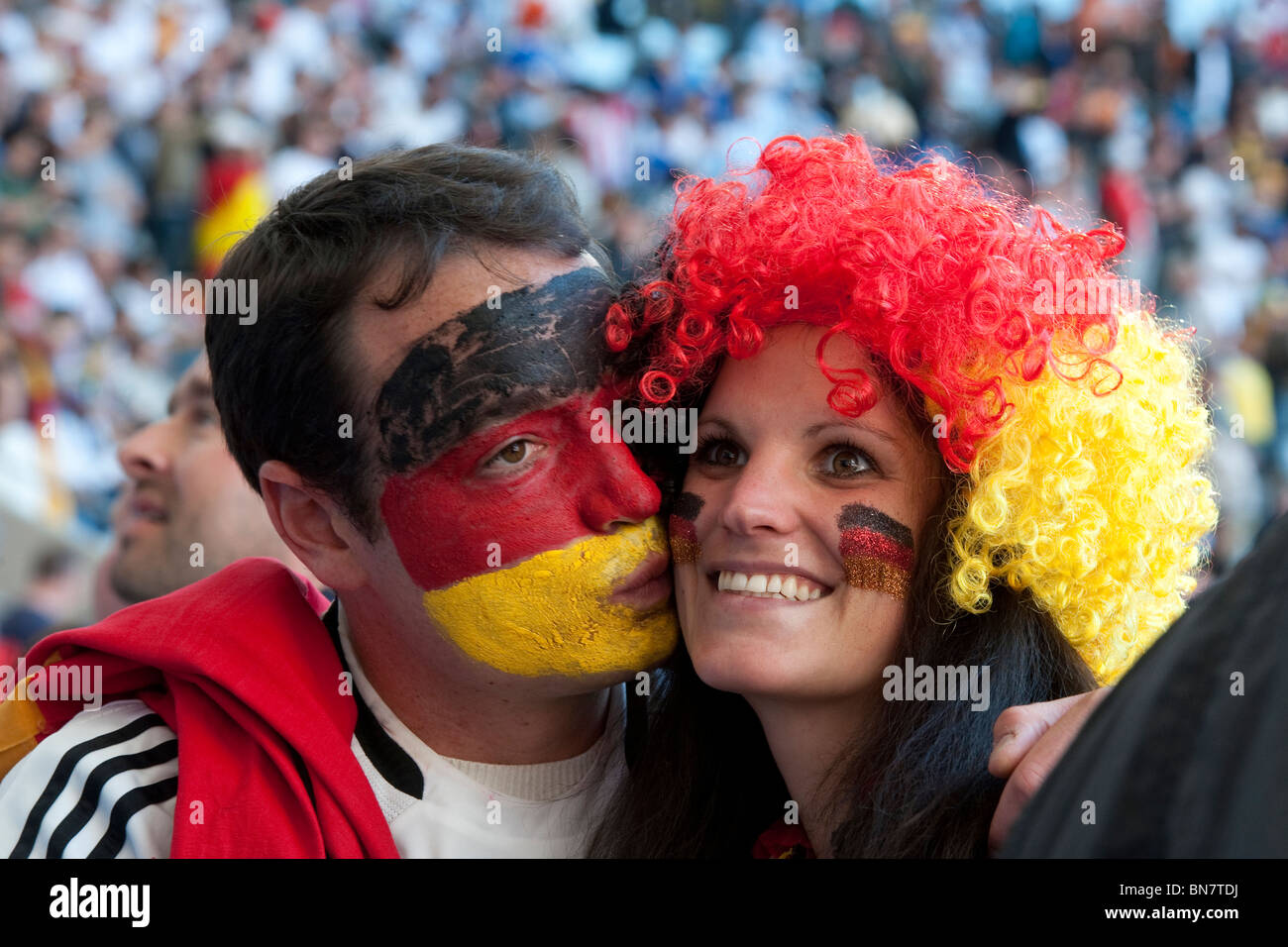 Deutsche Fußball Fan Cpuple mit Gesichtsbemalung WM 2010 Cape Town in Südafrika Stockfoto