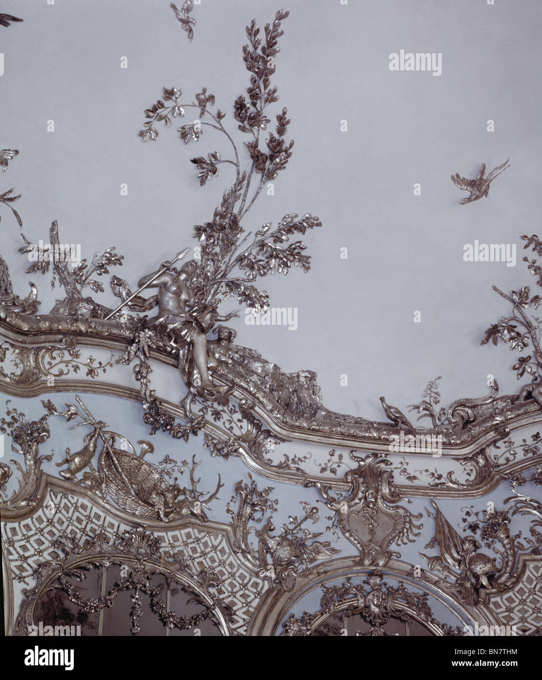 Spiegelsaal, Amalienburg, Schloss Nymphenburg München 1739 von Francois de CuvilliŽs mit vergoldetem Silber Rokoko Stuckarbeiten Stockfoto