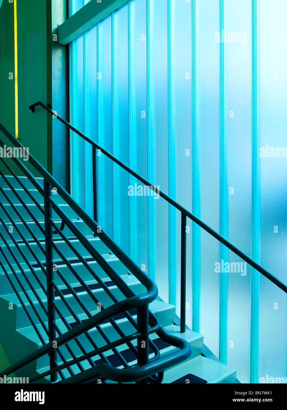 Glaswand im Treppenhaus, Baltimore, USA Stockfoto