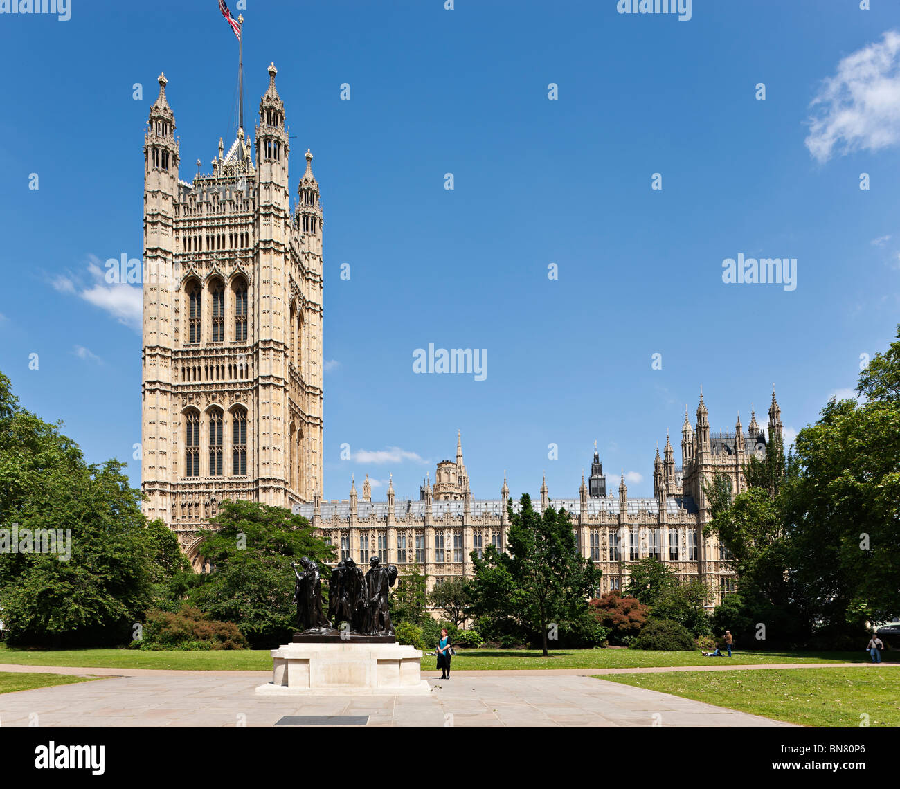 Häuser des Parlaments - Blick vom Victoria Tower Gardens Stockfoto