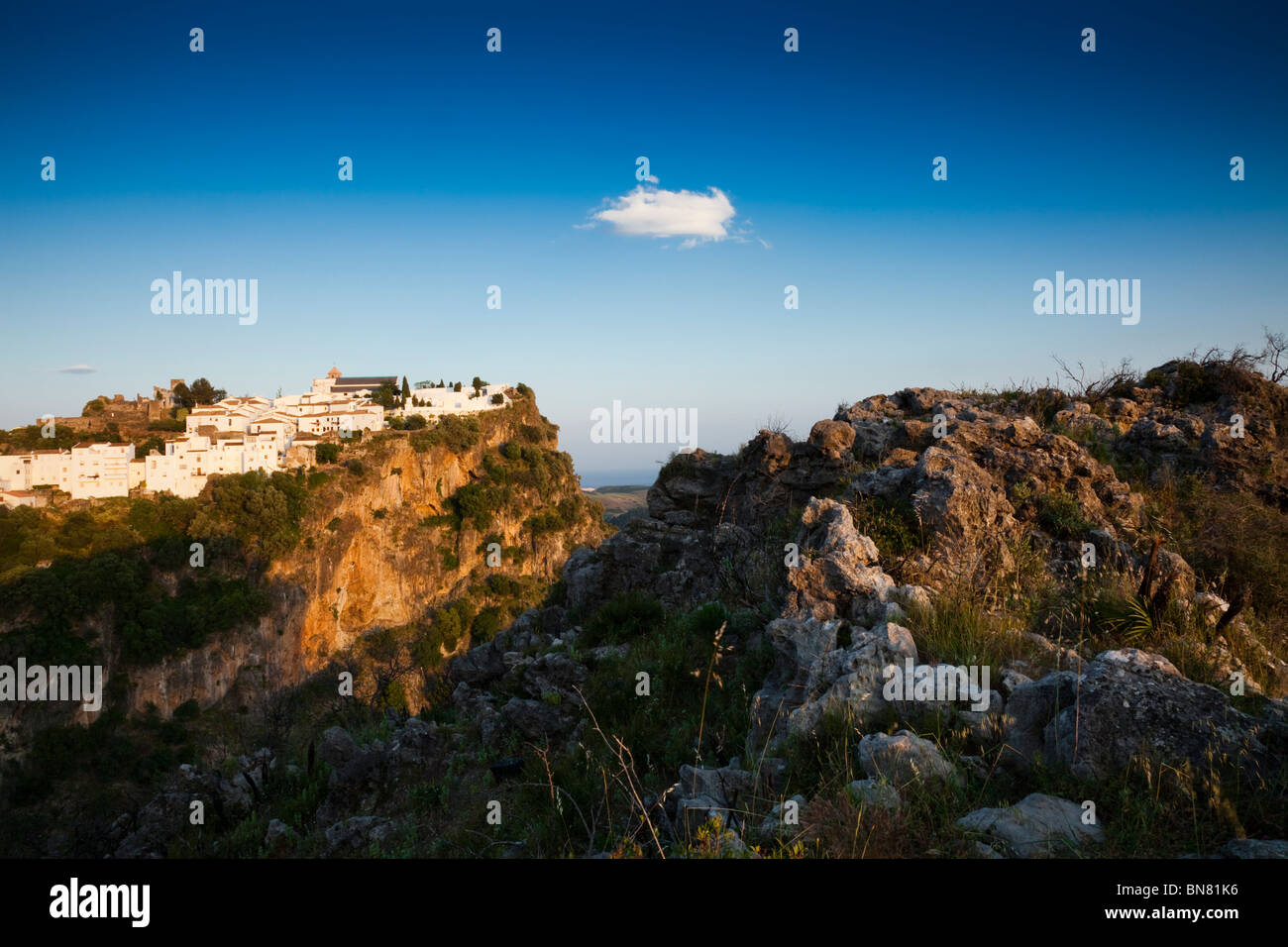 Casares andalusischen Bergdorf geweißt Stockfoto