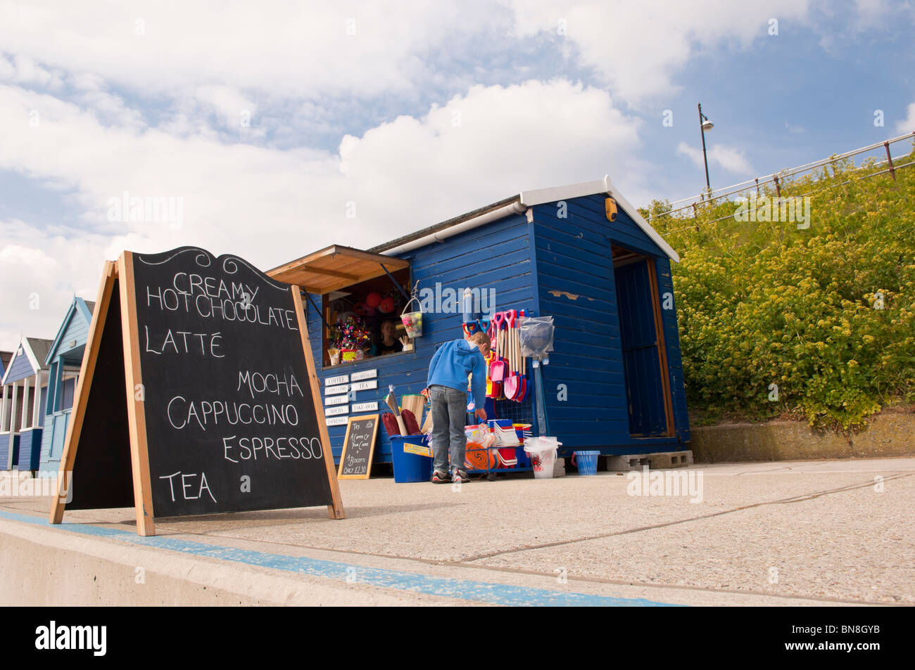 Ein Getränke-Shop speichern am Strand in Southwold, Suffolk, England, Großbritannien, Uk Stockfoto