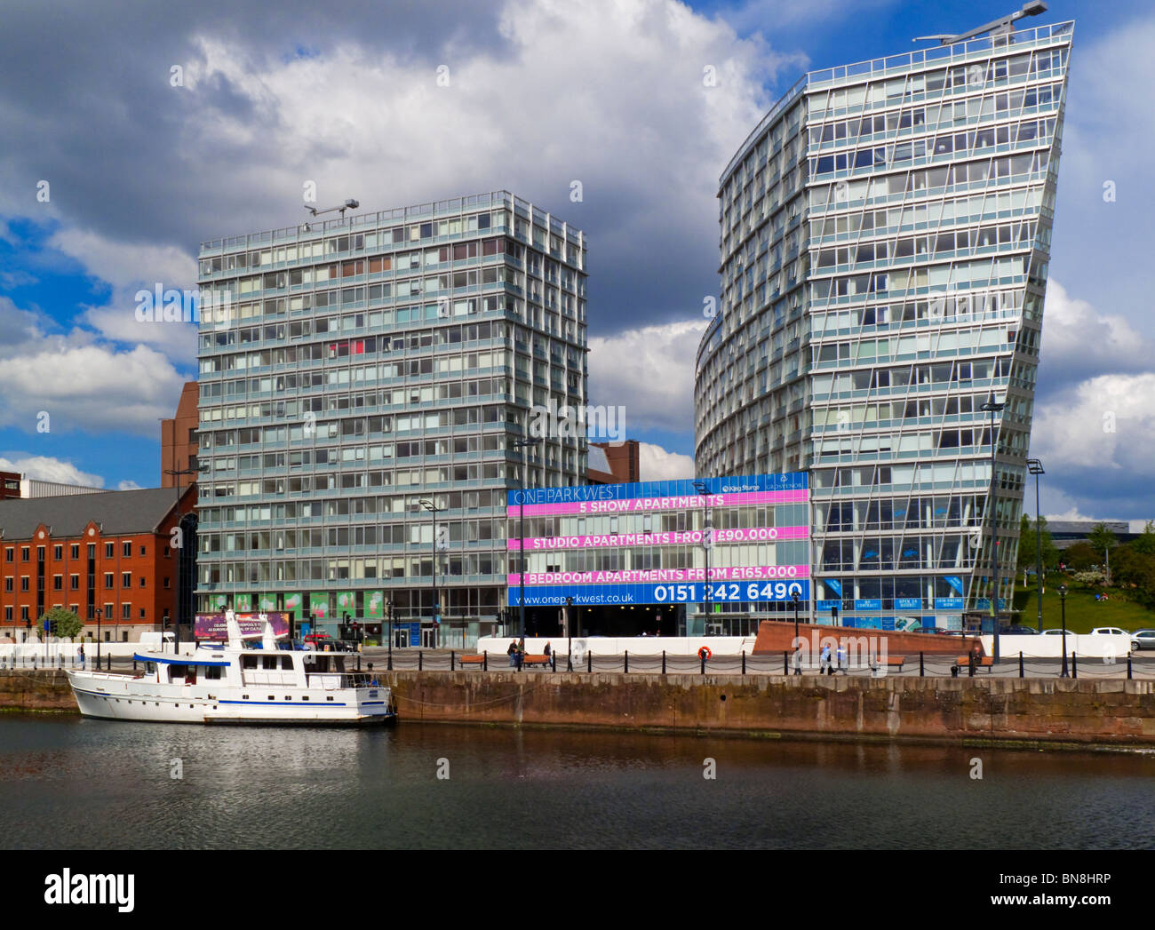 Ein Park West eine neue high-Rise Wohnung block im Bereich Albert Docks von Liverpool City Centre Merseyside England UK Stockfoto