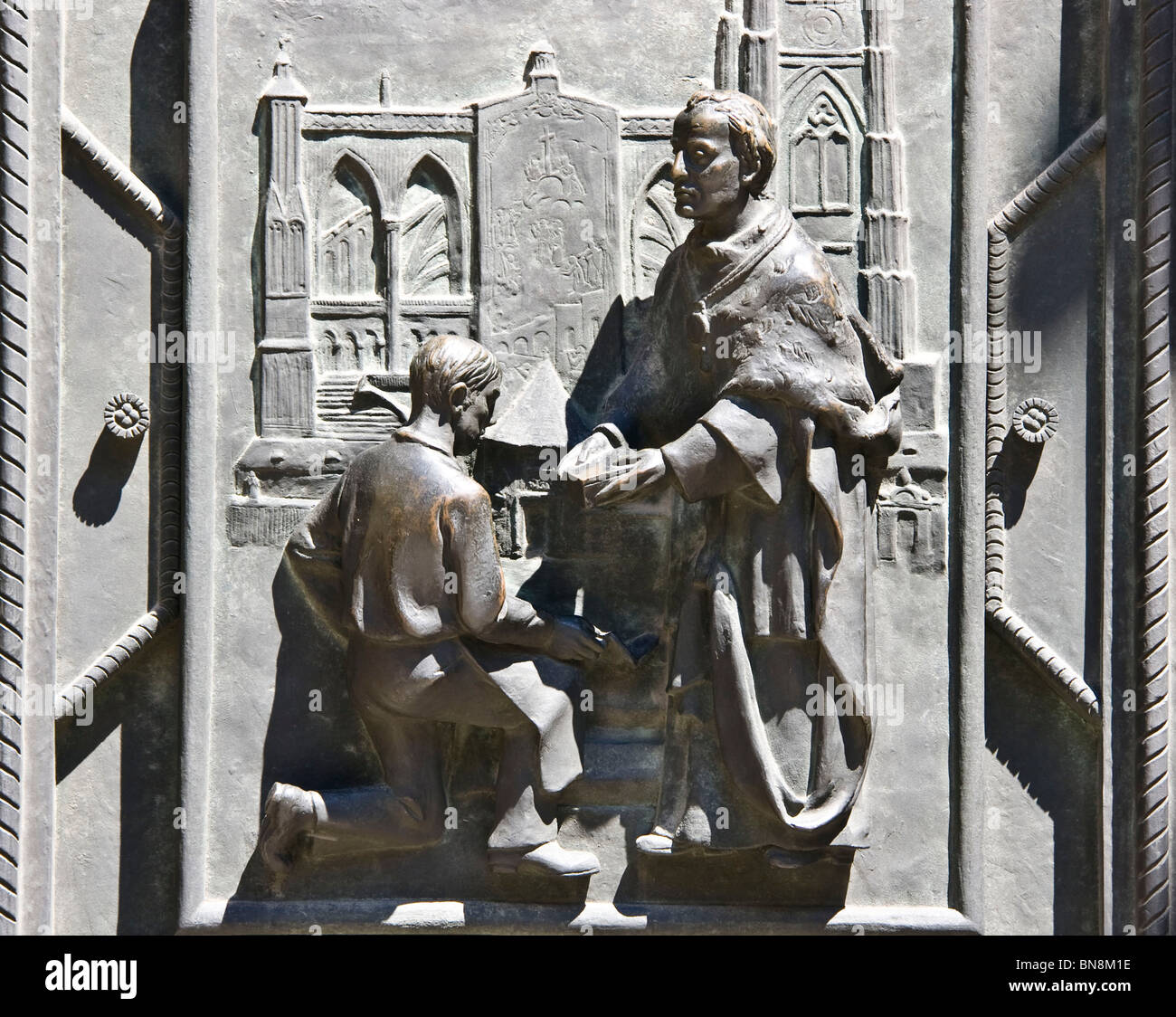 Bronze Schnitzereien an den Türen der St.-Veits-Kathedrale Prag Tschechische Republik Europa Stockfoto